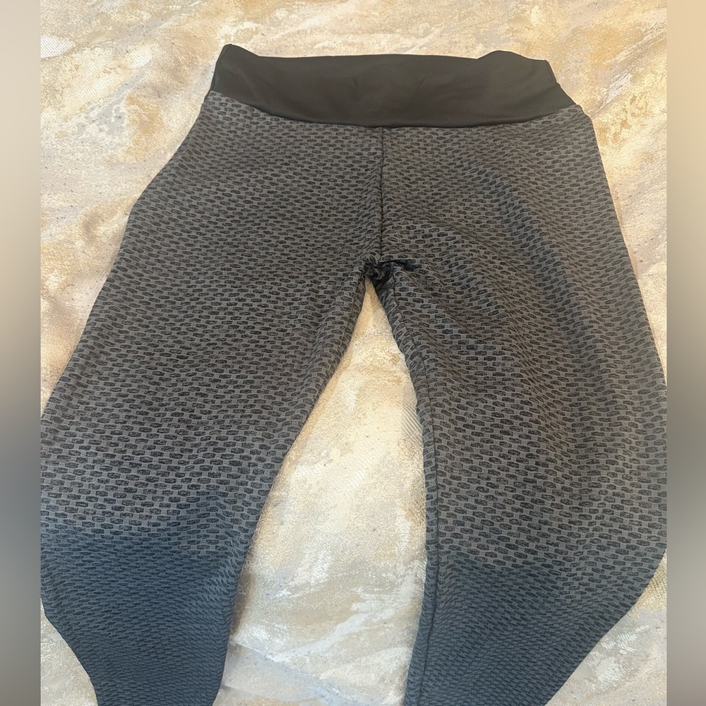 Brazilian butt-lifting leggings